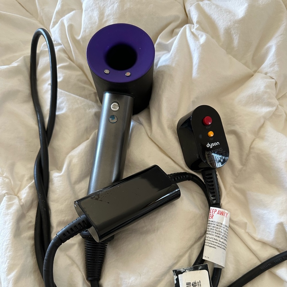 Dyson supersonic